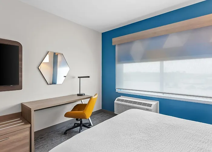Express By Ihg Hotel
