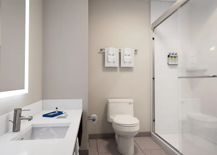 Hotel Express By Ihg Peotone